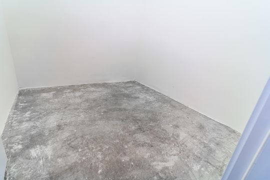 Apartamento com 4 quartos, varanda e academia no condomínio. Ideal para comprar e ter animais. — Quarto de Serviço