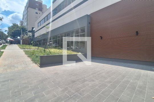 Apartamento com 4 quartos, varanda e academia no condomínio. Ideal para comprar e ter animais. — Área comum