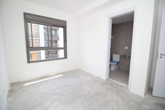 Apartamento com 4 quartos, varanda e academia no condomínio. Ideal para comprar e ter animais. — Suíte 2