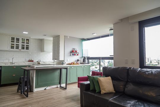 Apartamento com 3 quartos, 2 suítes e varanda gourmet. Ideal para compra e perfeito para animais de estimação. — Sala