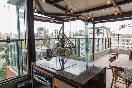 Apartamento com 3 quartos, 2 suítes e varanda gourmet. Ideal para compra e perfeito para animais de estimação. — Cobertura - Espaço Gourmet