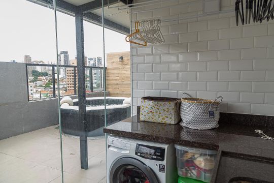 Apartamento com 3 quartos, 2 suítes e varanda gourmet. Ideal para compra e perfeito para animais de estimação. — Área de Serviço