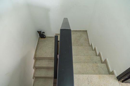 Apartamento com 3 quartos, 2 suítes e varanda gourmet. Ideal para compra e perfeito para animais de estimação. — Escada