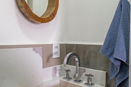 Apartamento com 3 quartos, 2 suítes e varanda gourmet. Ideal para compra e perfeito para animais de estimação. — Lavabo
