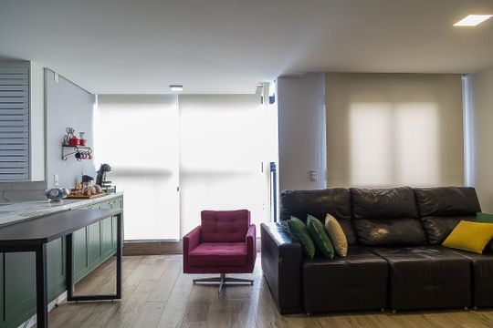 Apartamento com 3 quartos, 2 suítes e varanda gourmet. Ideal para compra e perfeito para animais de estimação. — Sala