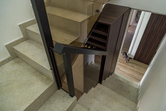 Apartamento com 3 quartos, 2 suítes e varanda gourmet. Ideal para compra e perfeito para animais de estimação. — Escada