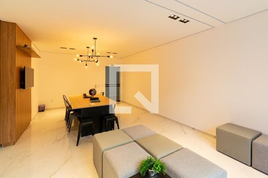 Apartamento com 3 quartos, 2 suítes e varanda gourmet. Ideal para compra e perfeito para animais de estimação. — Área comum - Sala de Reunião