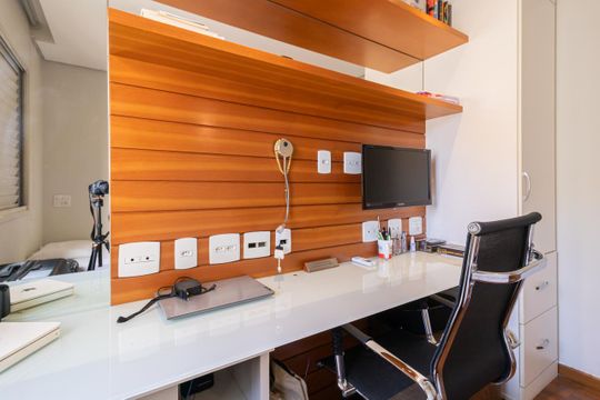 Apartamento mobiliado na Vila Olímpia com 2 quartos e piscina no condomínio para comprar. — Suíte 2