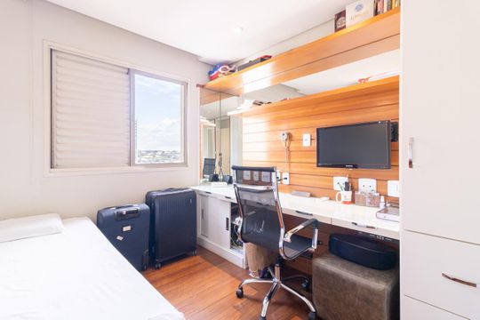 Apartamento mobiliado na Vila Olímpia com 2 quartos e piscina no condomínio para comprar. — Suíte 2