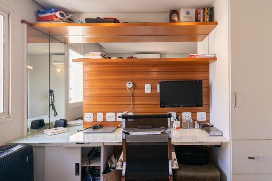 Apartamento mobiliado na Vila Olímpia com 2 quartos e piscina no condomínio para comprar. — Suíte 2