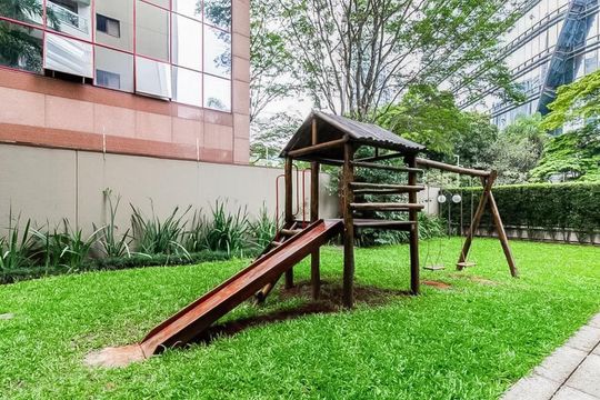Apartamento mobiliado na Vila Olímpia com 2 quartos e piscina no condomínio para comprar. — Área comum