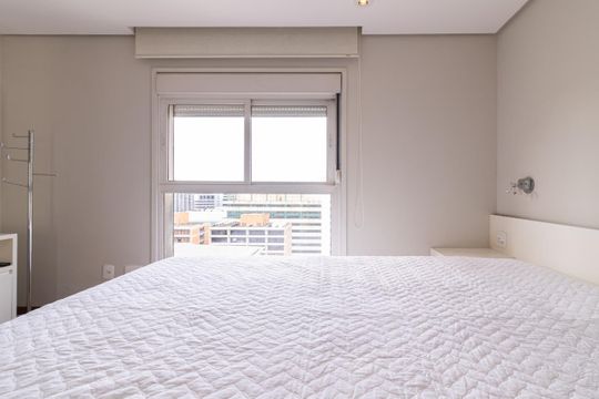 Apartamento mobiliado na Vila Olímpia com 2 quartos e piscina no condomínio para comprar. —  Suíte 1