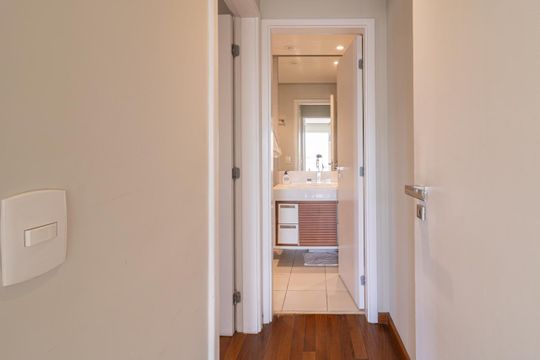 Apartamento mobiliado na Vila Olímpia com 2 quartos e piscina no condomínio para comprar. — Suíte 2