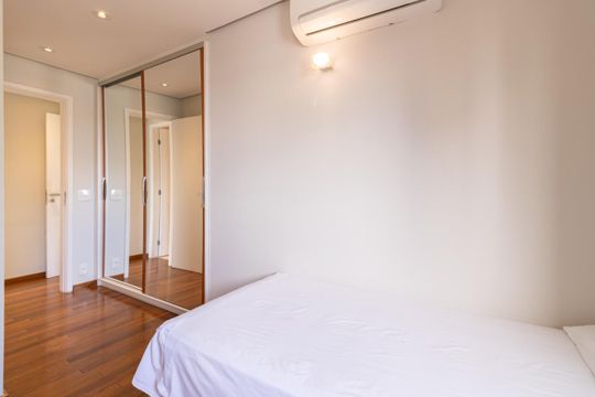 Apartamento mobiliado na Vila Olímpia com 2 quartos e piscina no condomínio para comprar. — Suíte 2