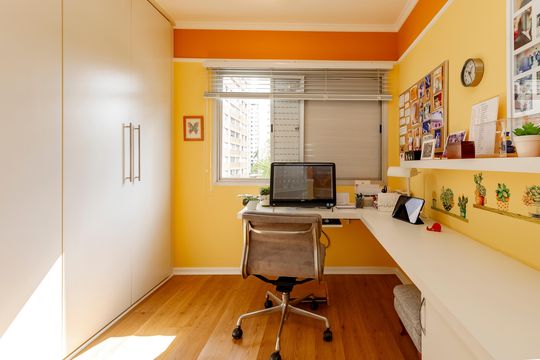 Compra apartamento em Campo Belo com varanda, 3 quartos, ótima localização. — Quarto 2