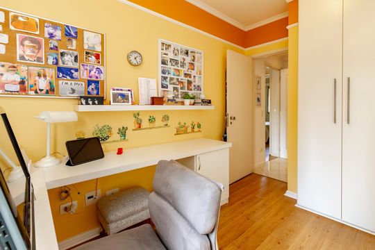 Compra apartamento em Campo Belo com varanda, 3 quartos, ótima localização. — Quarto 2