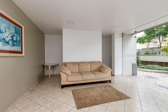 Compra apartamento em Campo Belo com varanda, 3 quartos, ótima localização. — Área Comum - Salão de Festas