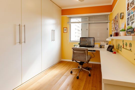 Compra apartamento em Campo Belo com varanda, 3 quartos, ótima localização. — Quarto 2