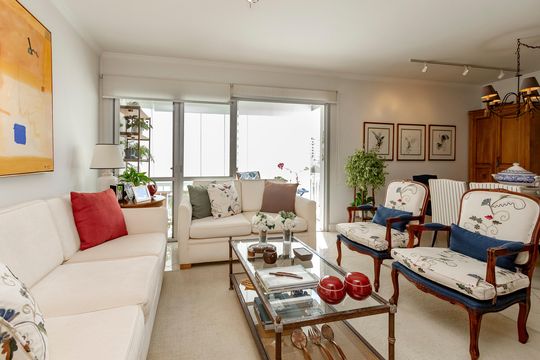 Compra apartamento em Campo Belo com varanda, 3 quartos, ótima localização. — foto 1