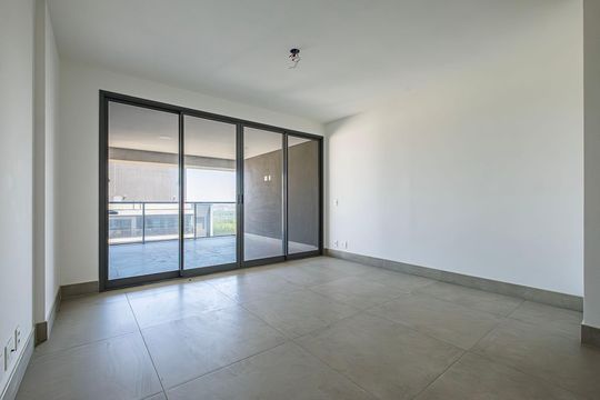 Apartamento com varanda, 3 suítes e piscina no condomínio. Ideal para comprar. — Sala/Cozinha
