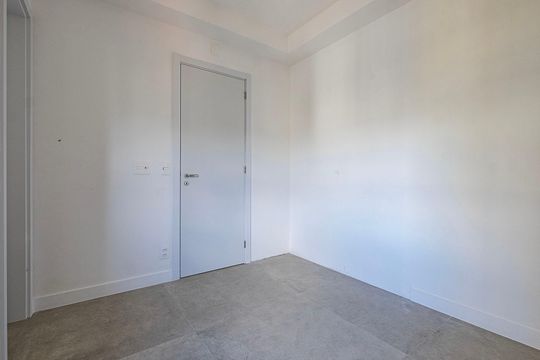 Apartamento com varanda, 3 suítes e piscina no condomínio. Ideal para comprar. — Suíte 3