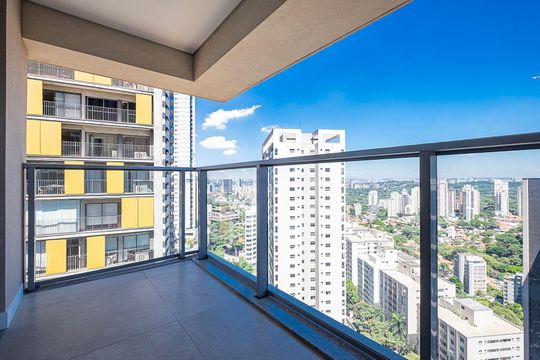 Apartamento com varanda, 3 suítes e piscina no condomínio. Ideal para comprar. — Suíte 1