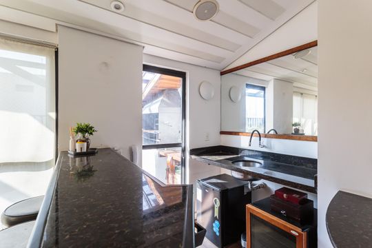 Apartamento à venda, com 188 m², 3 quartos e 2 vagas — Cobertura