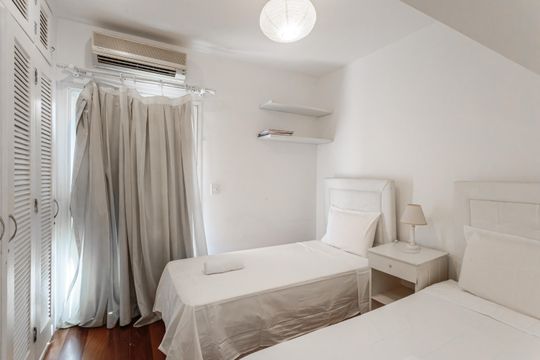 Apartamento à venda, com 188 m², 3 quartos e 2 vagas — Suíte 1