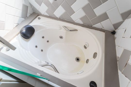 Apartamento à venda, com 188 m², 3 quartos e 2 vagas — Banheiro da Suíte 2