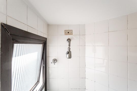 Apartamento à venda, com 188 m², 3 quartos e 2 vagas — Banheiro da Suíte 1