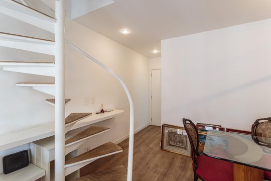 Apartamento à venda, com 188 m², 3 quartos e 2 vagas — Sala