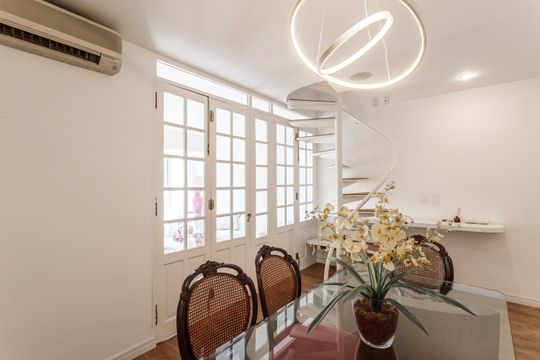 Apartamento à venda, com 188 m², 3 quartos e 2 vagas — Sala