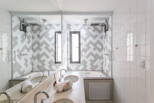 Apartamento à venda, com 188 m², 3 quartos e 2 vagas — Banheiro da Suíte 2