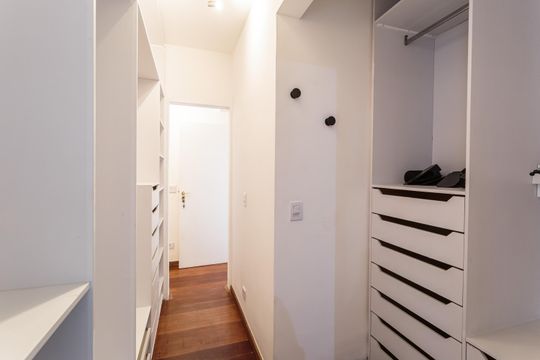 Apartamento à venda, com 188 m², 3 quartos e 2 vagas — Closet da suíte 2