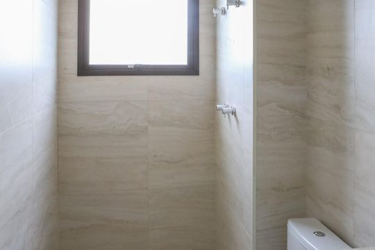 Apartamento à venda, com 312 m², 3 quartos e 4 vagas — Banheiro da Suíte