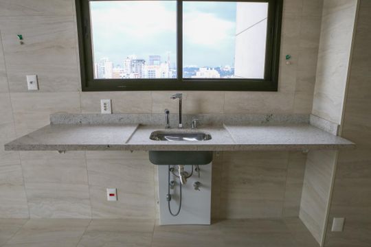 Apartamento à venda, com 312 m², 3 quartos e 4 vagas — Cozinha