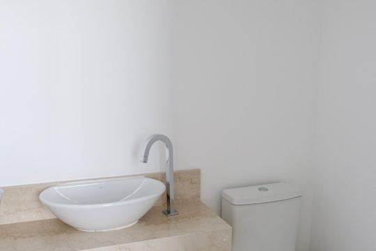 Apartamento à venda, com 312 m², 3 quartos e 4 vagas — Banheiro