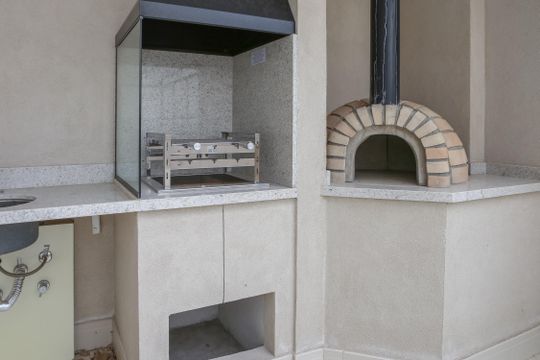 Apartamento à venda, com 312 m², 3 quartos e 4 vagas — Área Comum - Churrasqueira