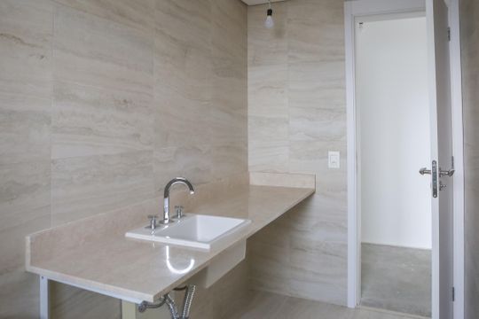 Apartamento à venda, com 312 m², 3 quartos e 4 vagas — Banheiro da Suíte