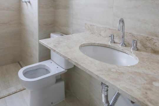 Apartamento à venda, com 312 m², 3 quartos e 4 vagas — Banheiro da Suíte