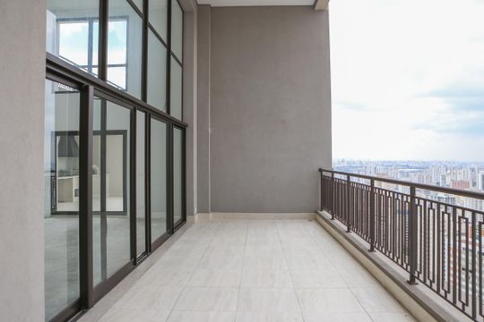 Apartamento à venda, com 312 m², 3 quartos e 4 vagas — Varanda da Sala