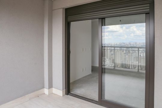 Apartamento à venda, com 312 m², 3 quartos e 4 vagas — Varanda da Sala