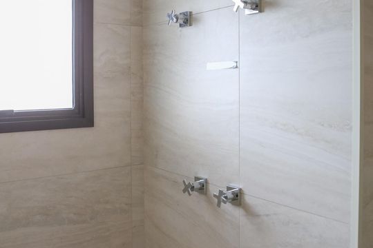 Apartamento à venda, com 312 m², 3 quartos e 4 vagas — Banheiro da Suíte