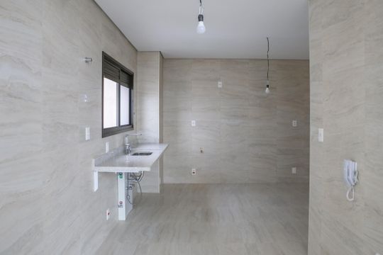 Apartamento à venda, com 312 m², 3 quartos e 4 vagas — Cozinha
