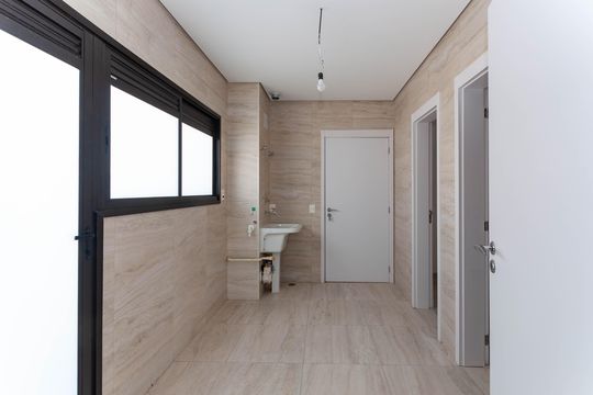 Apartamento à venda, com 312 m², 3 quartos e 4 vagas — Área de Serviço