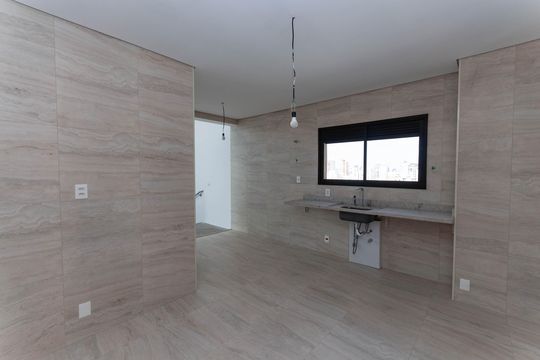 Apartamento à venda, com 312 m², 3 quartos e 4 vagas — Cozinha Superior