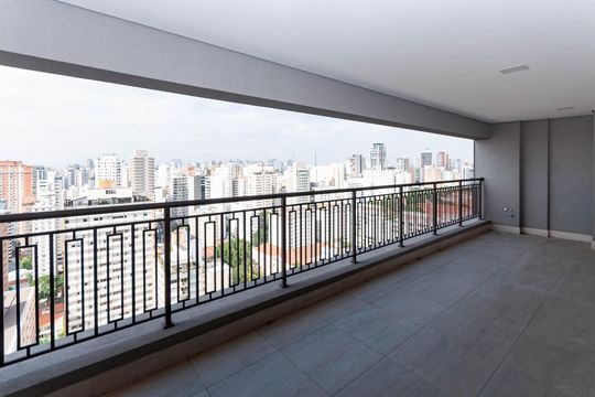 Apartamento à venda, com 312 m², 3 quartos e 4 vagas — Varanda