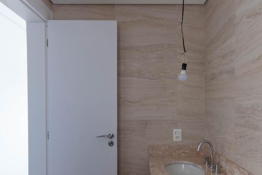 Apartamento à venda, com 312 m², 3 quartos e 4 vagas — Banheiro do quarto 3 Suíte