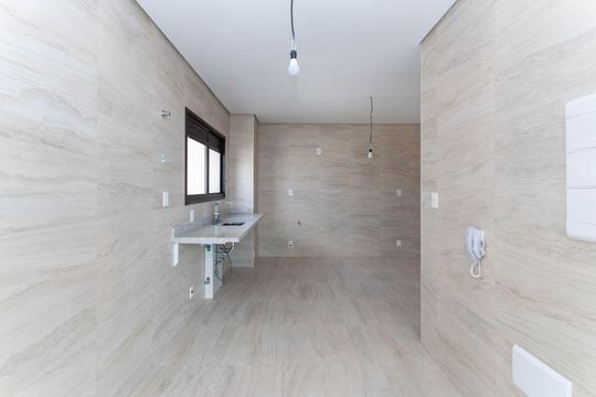 Apartamento à venda, com 312 m², 3 quartos e 4 vagas — Cozinha Superior