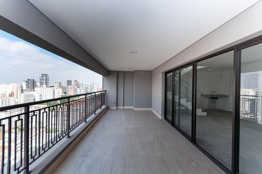 Apartamento à venda, com 312 m², 3 quartos e 4 vagas — Varanda